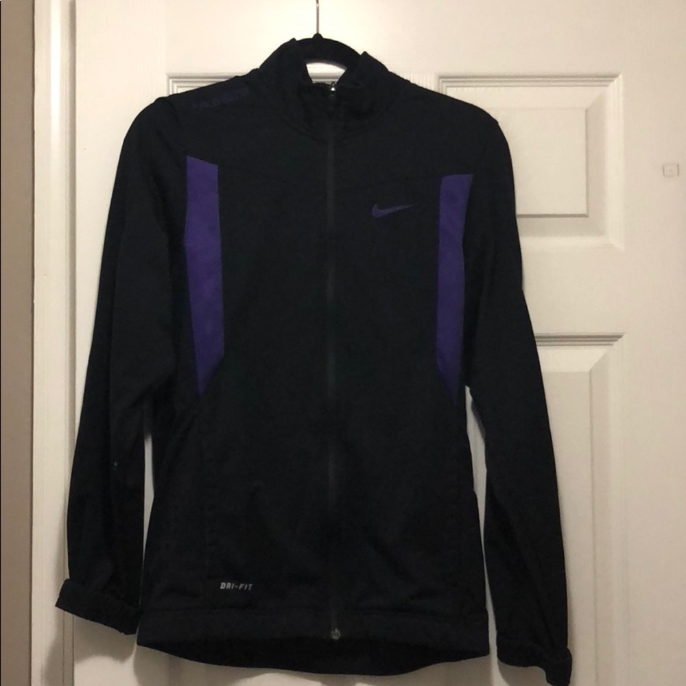 Nike Elite